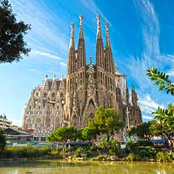 La Sagrada Familia La Sagrada Familia